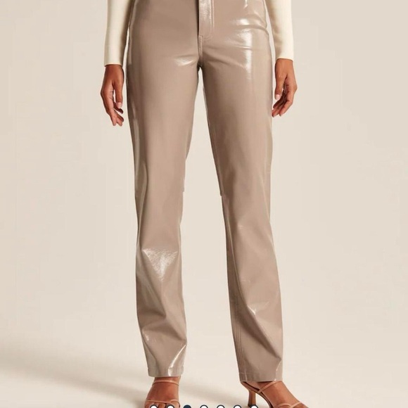NWT - Abercrombie & Fitch - Curve Love Patent Leather 90s Straight Pant - Size 2 - Picture 3 of 4